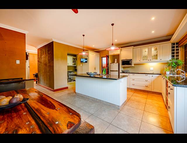 4 BEDROOM FREEHOLD SOLD IN COWIES HILL